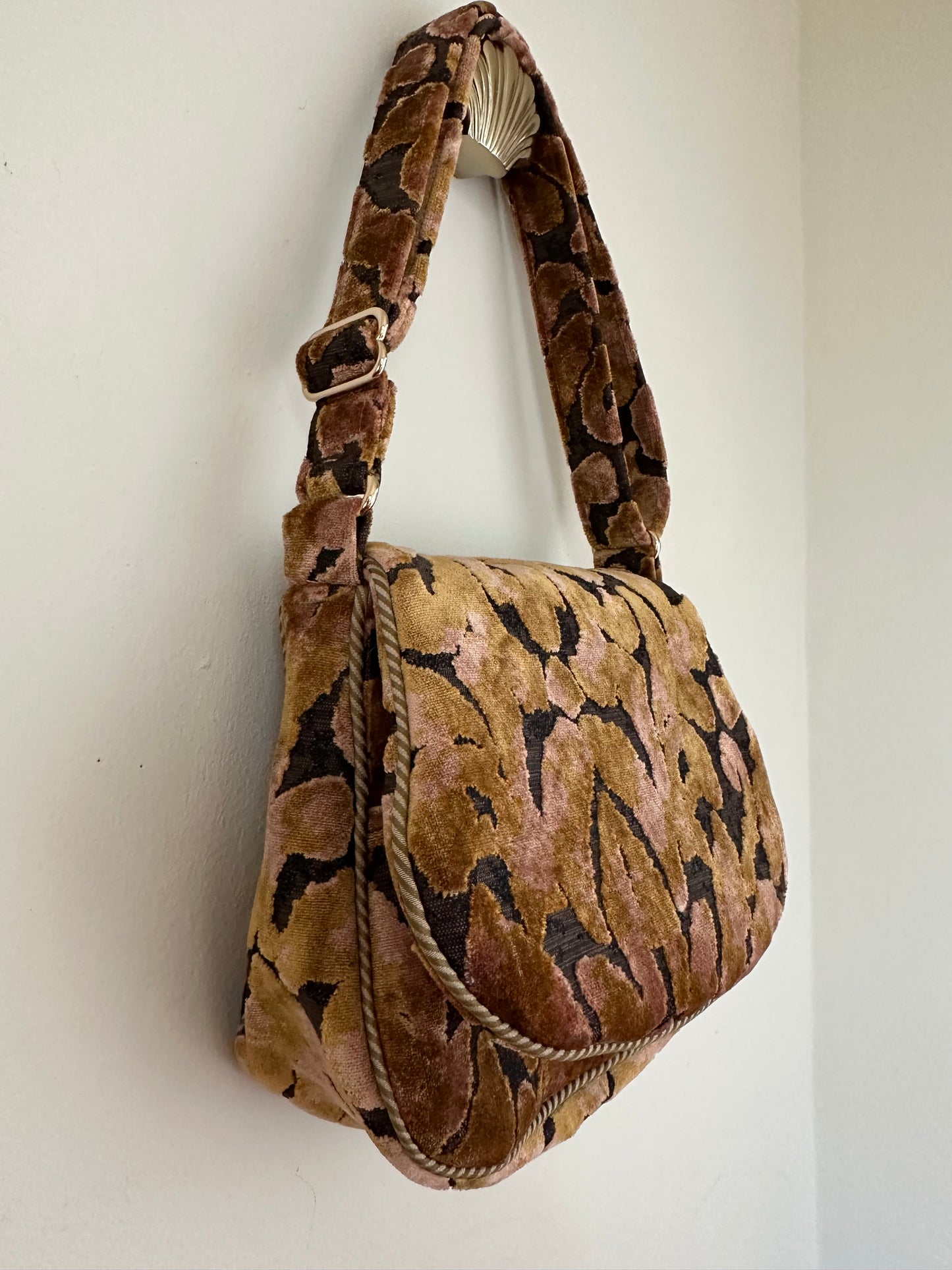 Cosmo Brown Carry All